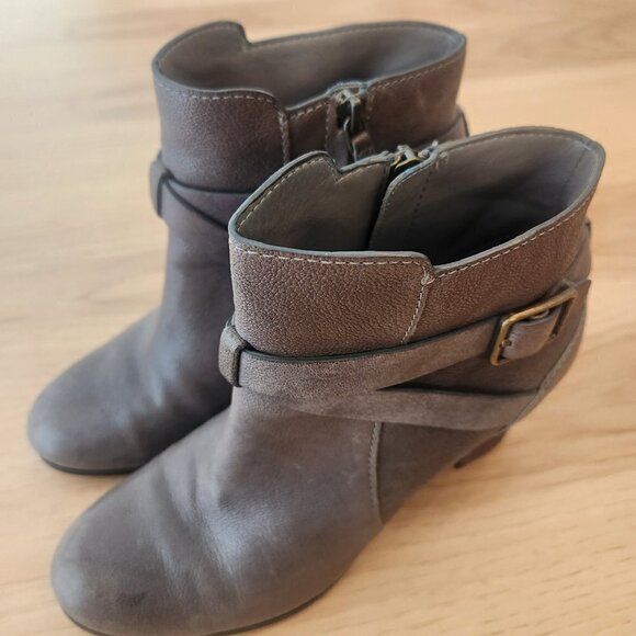 COLE HAAN GRAND OS BROWN BELTED ANKLE BOOTS - SIZE 7B - EUC - Picture 10 of 12